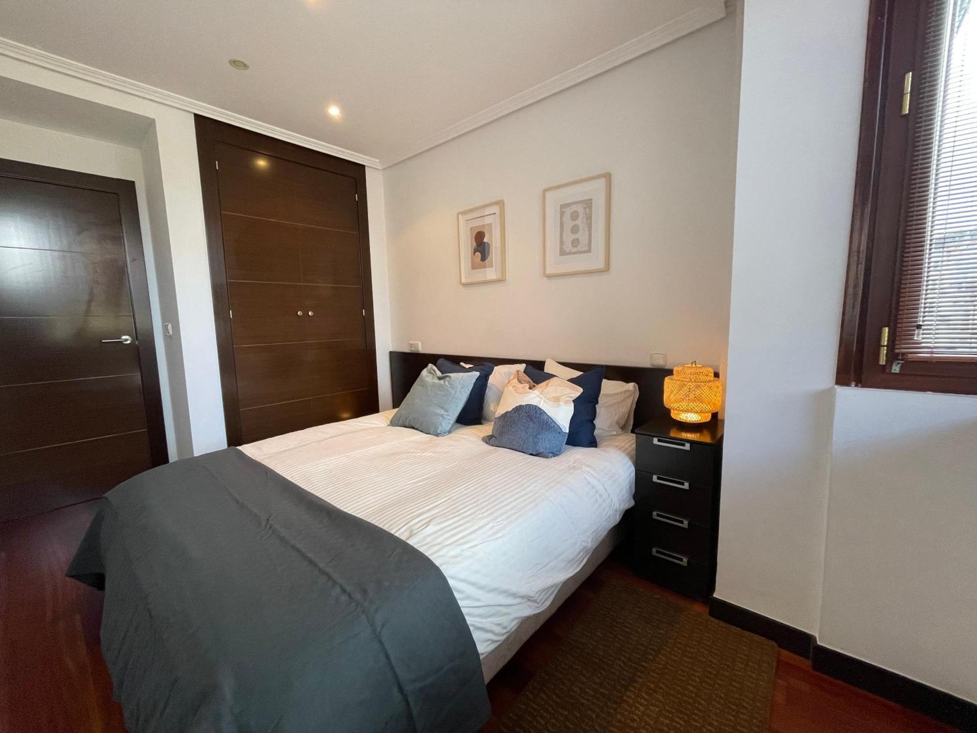 Atuaire Home Vivienda B Luminosa Parking Incluido En Plena Calle Comercial Burgo Eksteriør billede